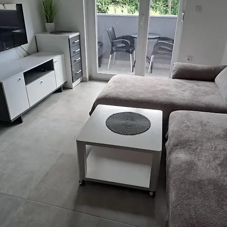 Modern 2-bedroom Apartment Medulin