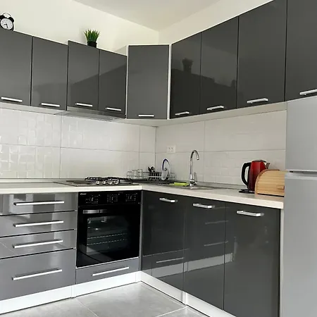 Modern 2-bedroom Medulin