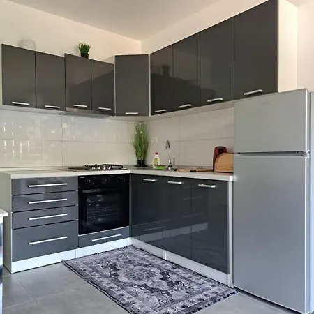 Modern 2-bedroom *